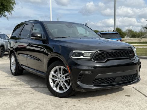 Used 2023 Dodge Durango GT image 2