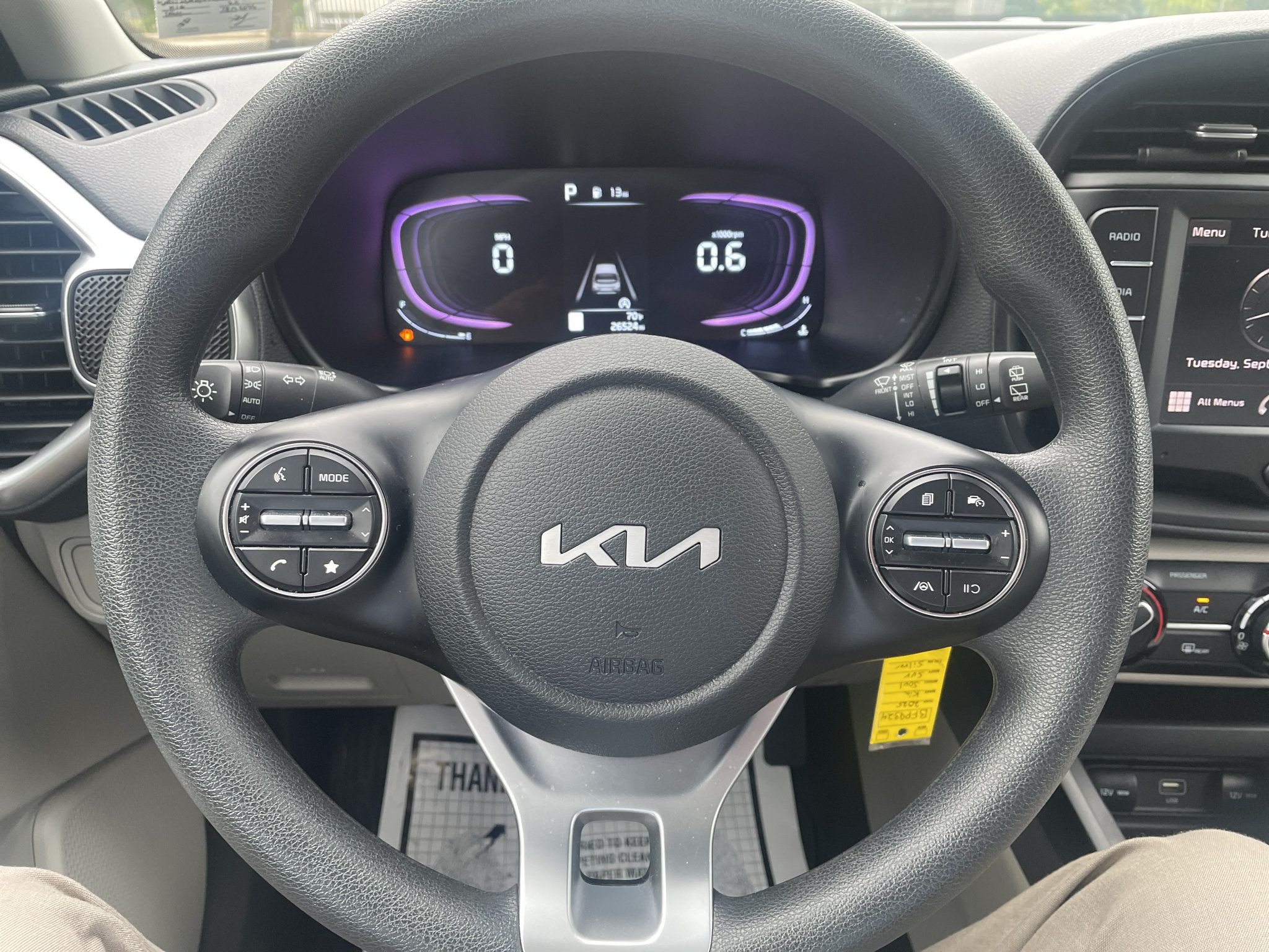Used 2025 Kia Soul LX w/ LX Technology Package FWD image 26