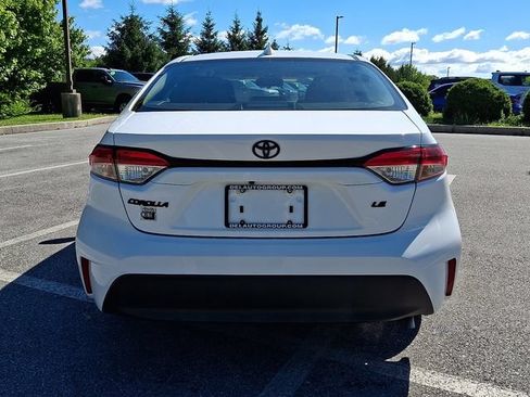 Certified 2025 Toyota Corolla LE FWD image 5