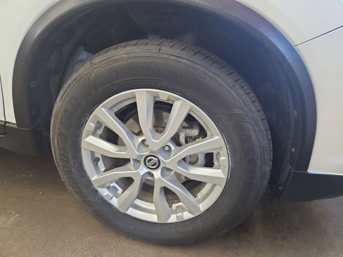 Used 2017 Nissan Rogue SV image 22