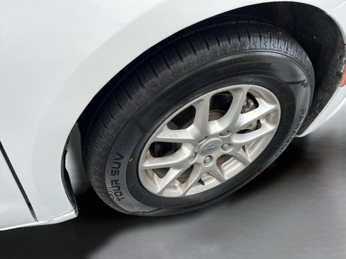 Used 2023 Chrysler Pacifica Touring-L FWD image 13
