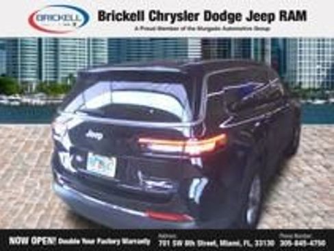 Used 2025 Jeep Grand Cherokee Laredo RWD image 18