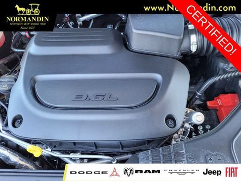 Certified 2025 Chrysler Pacifica Limited FWD image 20