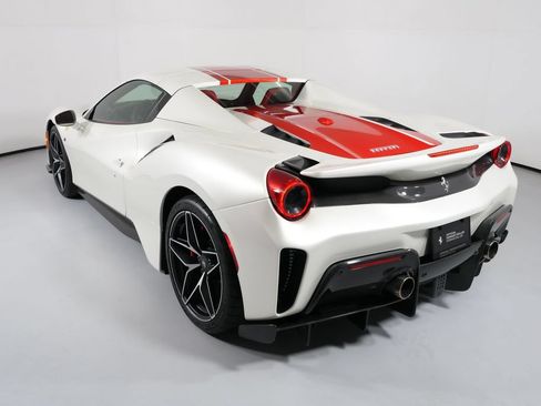 Used 2020 Ferrari 488 Pista Spider RWD image 15