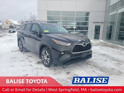 Used 2023 Toyota Highlander XLE