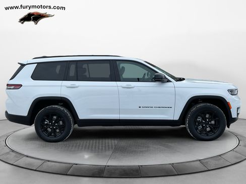 New 2025 Jeep Grand Cherokee L Altitude image 2