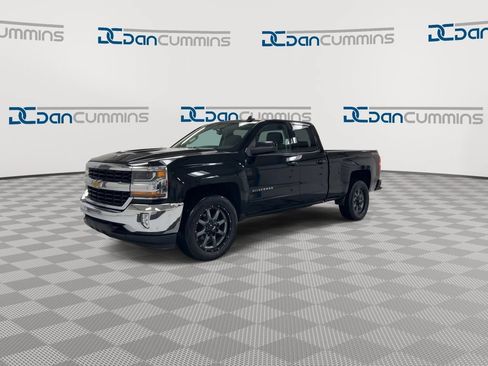 Used 2017 Chevrolet Silverado 1500 LT w/ All Star Edition AWD/4WD image 4