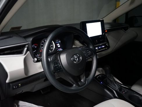 Used 2022 Toyota Corolla LE FWD image 16