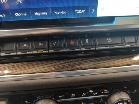 Used 2022 Chevrolet Silverado 1500 LT Trail Boss w/ Protection Package image 26