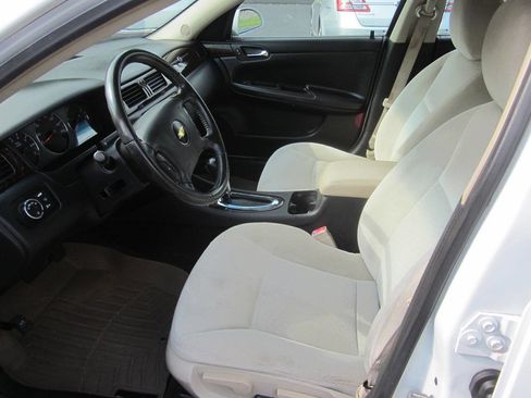 Used 2012 Chevrolet Impala LT FWD image 10