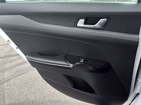 Used 2023 Kia K5 LXS image 43