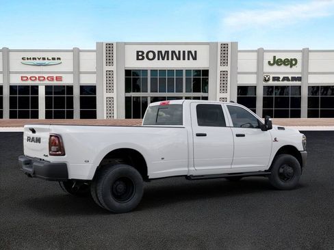 New 2026 RAM 3500 Tradesman AWD/4WD image 4