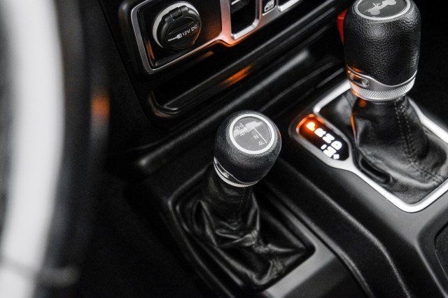 Used 2021 Jeep Wrangler Unlimited Sport AWD/4WD image 28