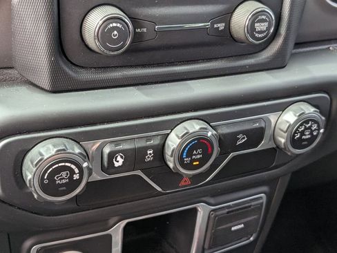 Used 2018 Jeep Wrangler Unlimited Sport image 20