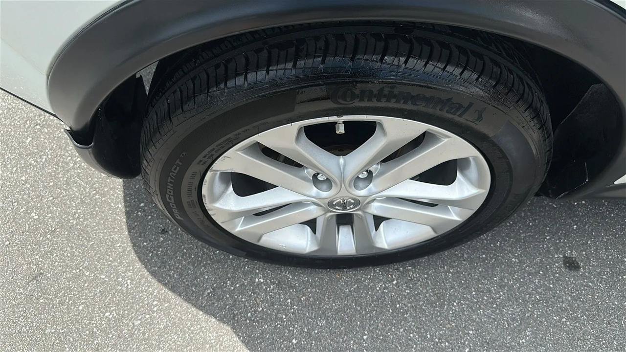 Used 2012 Nissan Juke SV AWD/4WD image 16