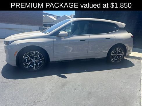 Used 2026 BMW iX xDrive45 w/ Premium Package AWD/4WD image 2