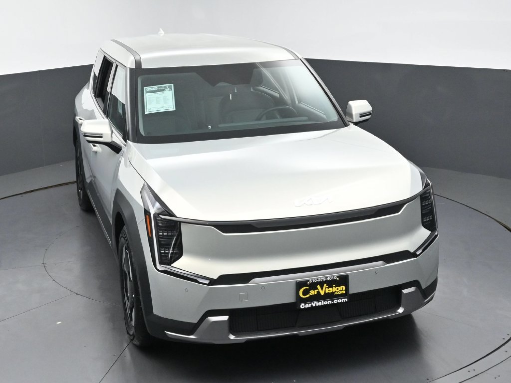 Used 2024 Kia EV9 Light RWD image 45