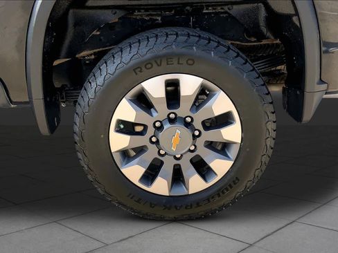 Used 2024 Chevrolet Silverado 2500 Custom w/ Custom Value Package AWD/4WD image 11