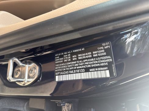 Used 2021 Porsche Macan Base image 13