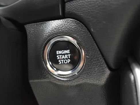Used 2024 Toyota RAV4 XLE FWD image 28