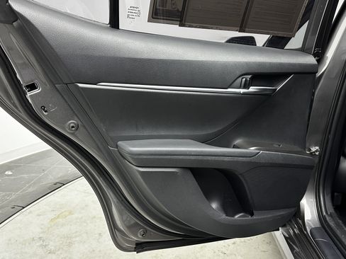 Used 2021 Toyota Camry LE image 23