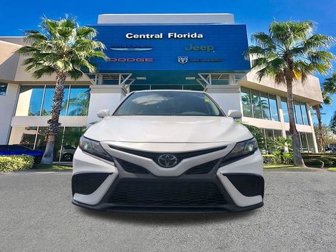 Used 2024 Toyota Camry SE w/ Convenience Package FWD image 3