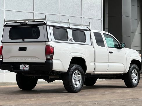 Certified 2021 Toyota Tacoma SR image 4
