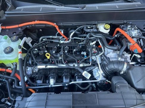 New 2025 Ford Maverick XL image 34