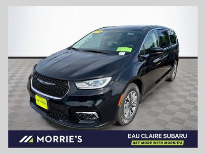 Used 2024 Chrysler Pacifica Limited