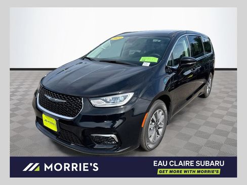 Used 2024 Chrysler Pacifica Limited FWD image 1