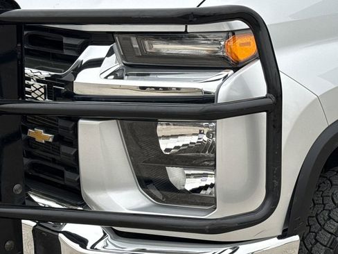 Used 2023 Chevrolet Silverado 3500 LT w/ Convenience Package image 4