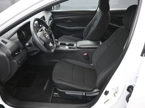 Used 2025 Nissan Sentra S FWD image 9