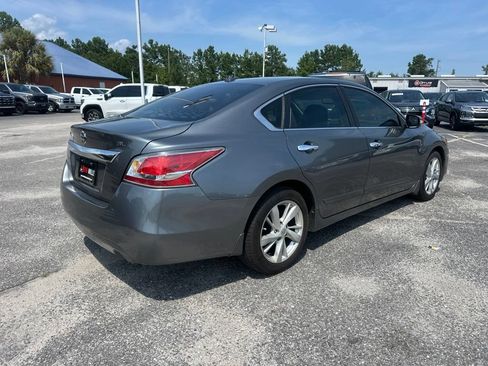 Used 2015 Nissan Altima 2.5 SL w/ Technology Package FWD image 3