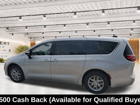 New 2026 Chrysler Pacifica Select FWD image 8