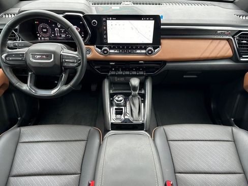 Used 2025 GMC Canyon AT4 w/ Nightfall Edition image 15