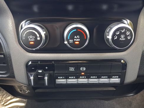 Used 2024 RAM 3500 SLT w/ Quick Order Package 2YG SLT AWD/4WD image 20
