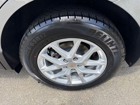 Used 2024 Chevrolet Equinox LT FWD image 14