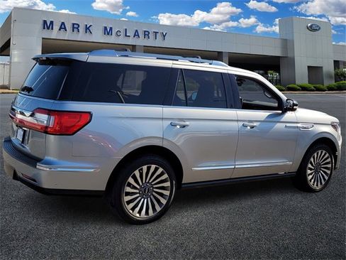 Used 2020 Lincoln Navigator Reserve w/ Luxury Package image 4