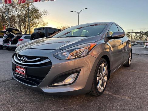 Used 2015 Hyundai Elantra GT w/ Option Group 03 image 4