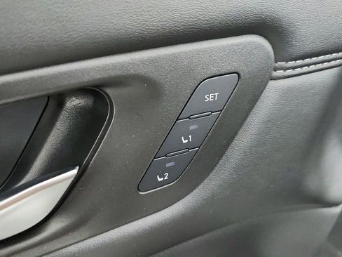 Used 2024 Nissan Pathfinder Platinum FWD image 20