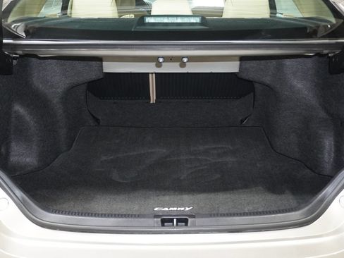 Used 2016 Toyota Camry LE FWD image 7