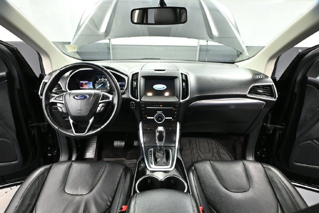 Used 2016 Ford Edge Titanium w/ Technology Package AWD/4WD image 18