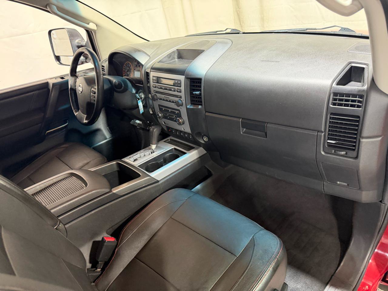 Used 2010 Nissan Titan XE AWD/4WD image 12