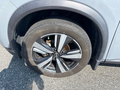 Used 2023 Nissan Rogue SL AWD/4WD image 13