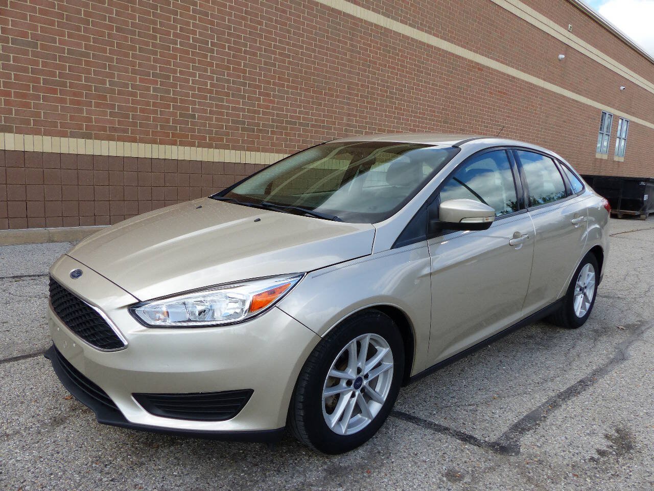 Used 2018 Ford Focus SE w/ Cold Weather Package FWD image 6