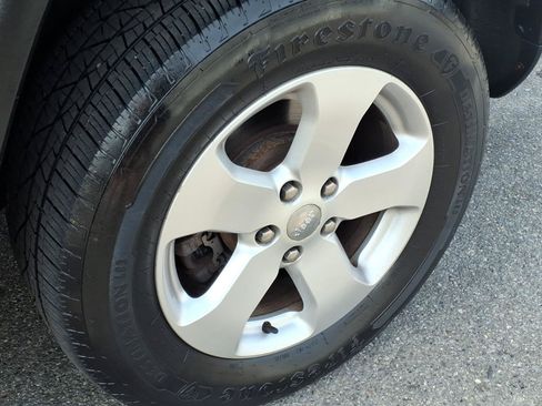 Used 2013 Jeep Grand Cherokee Laredo AWD/4WD image 10