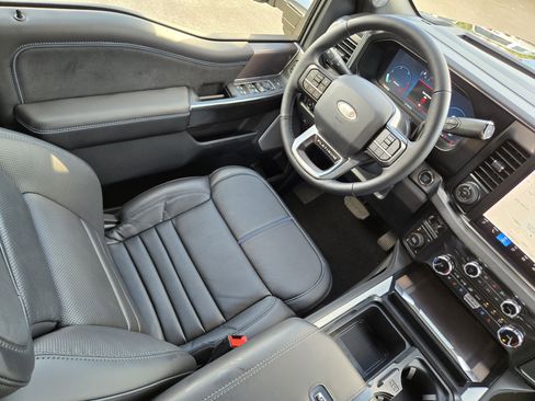 New 2026 Ford F250 Platinum image 19