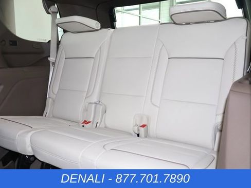 New 2026 GMC Yukon Denali w/ Denali Reserve Package AWD/4WD image 14