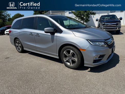 Used 2018 Honda Odyssey Touring image 3