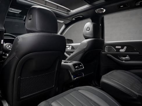 Used 2025 Mercedes-Benz GLS 63 AMG 4MATIC image 80